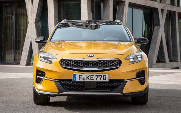 Comparison - Kia XCeed 3 2020 - vs - Hyundai Kona 2021 | SUV Drive